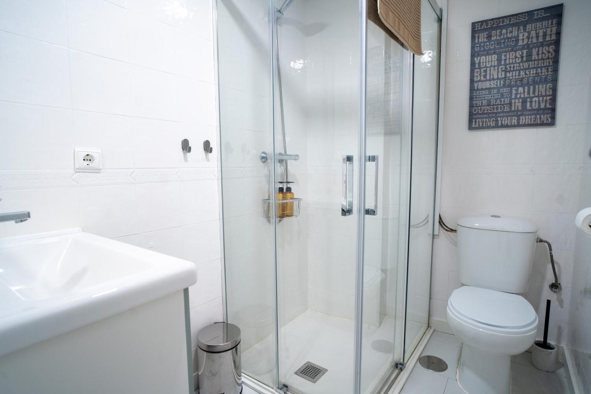 Apartamento En El Corazon De Granada - Cochera Luaran gambar
